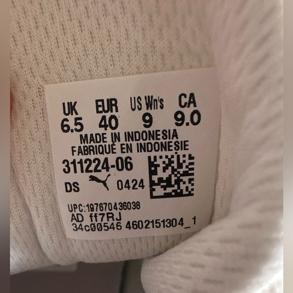 Like new/new never worn Puma Cream and Purple Runners Sz 9 - Picture 2 of 5